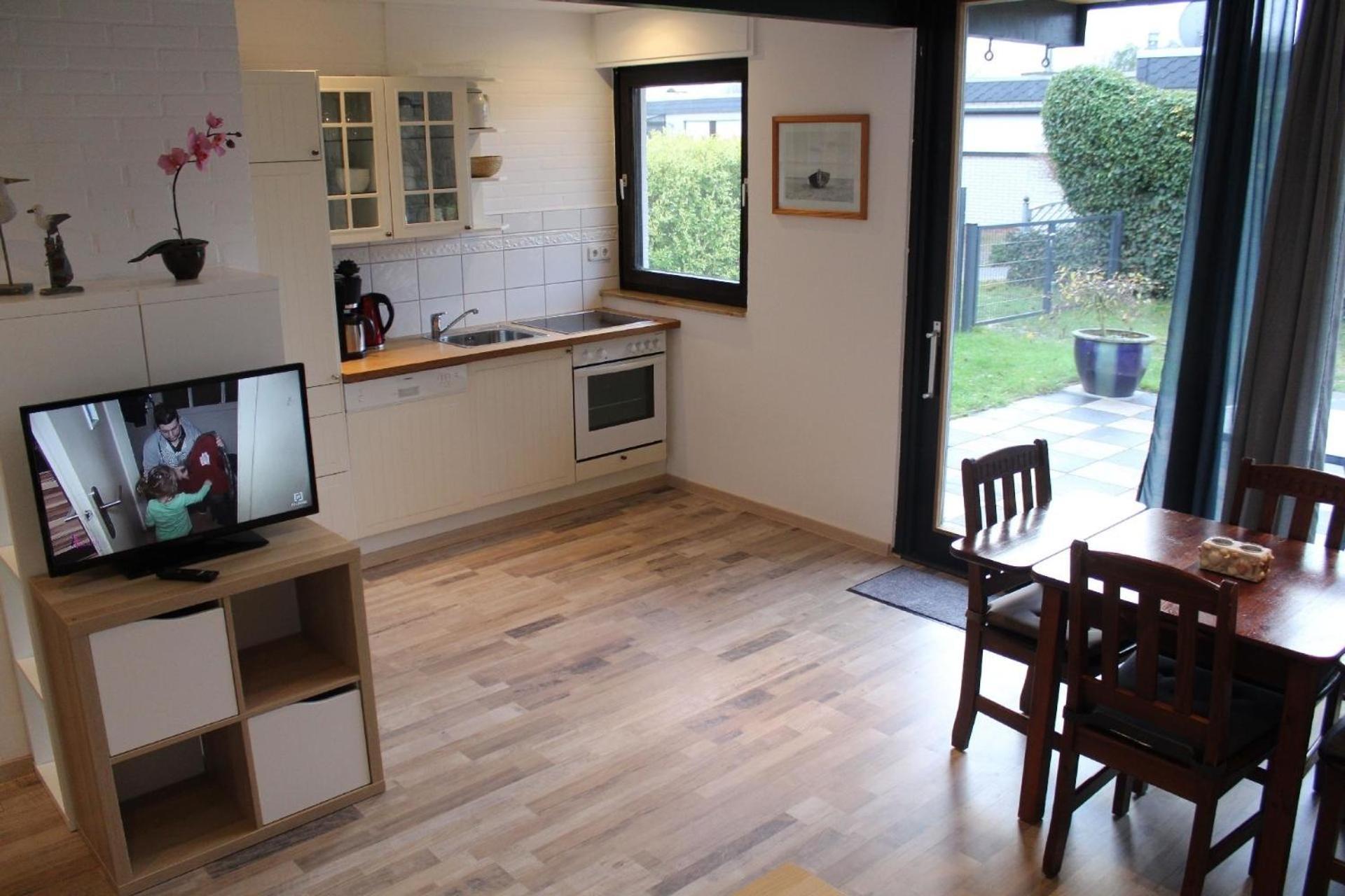 Schoenes Ferienhaus In Tossens Mit Schoenem Garten Butjadingen Eksteriør billede